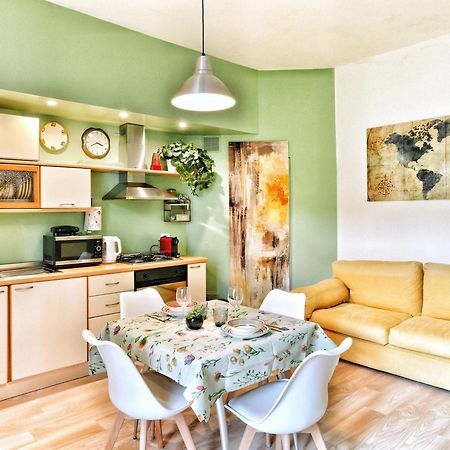 Bilocale, Vicino Al Centro Apartamento Milão Exterior foto