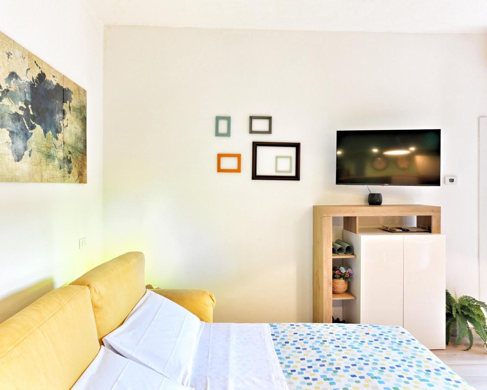 Bilocale, Vicino Al Centro Apartamento Milão Exterior foto