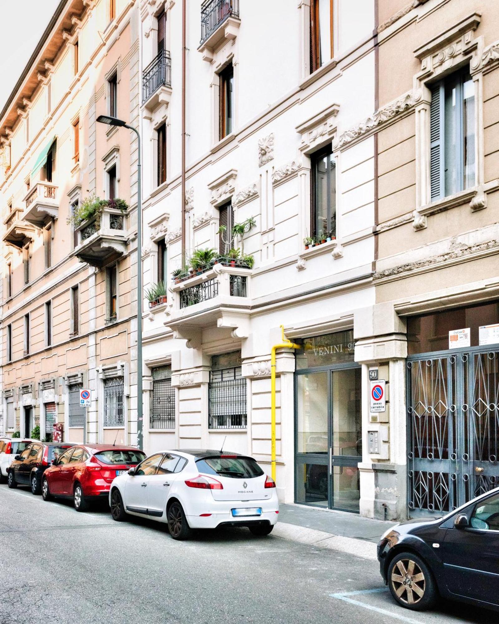 Bilocale, Vicino Al Centro Apartamento Milão Exterior foto